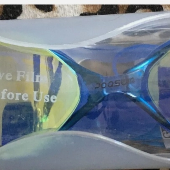 New Adult Mirrored Swim Goggles - Picture 2 of 3